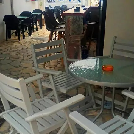 Marousi & Joanna Aparthotel *